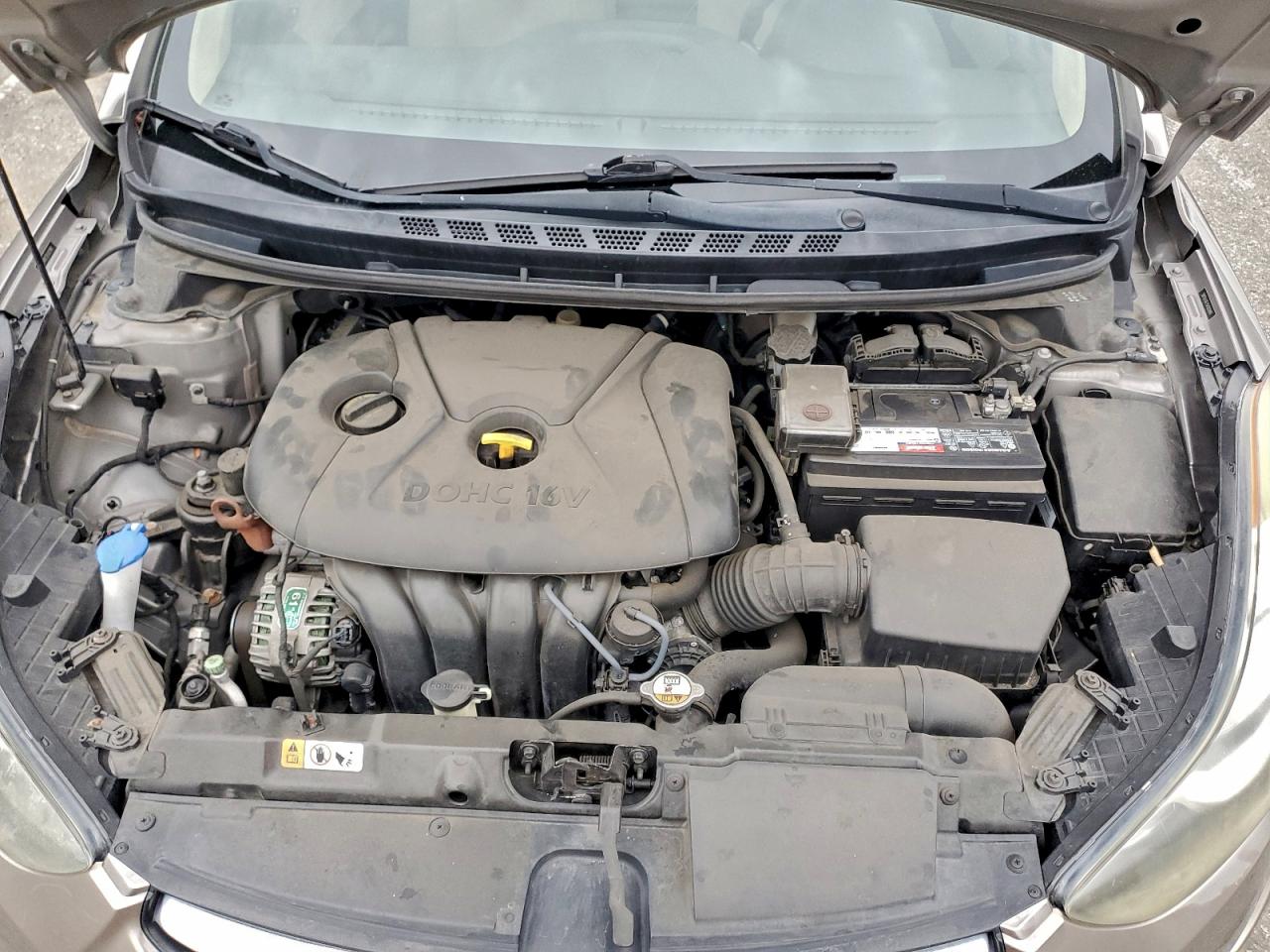 Hyundai ELANTRA Gls Image 12