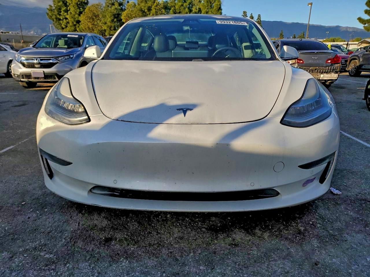Tesla Model 3 Image 5