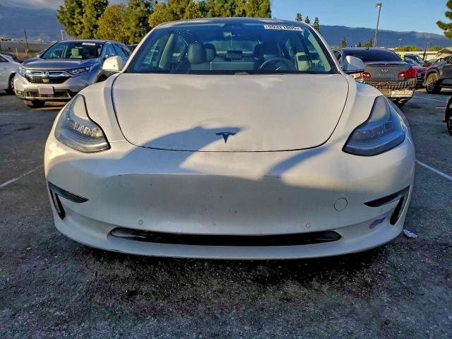 Tesla Model 3 Image 5