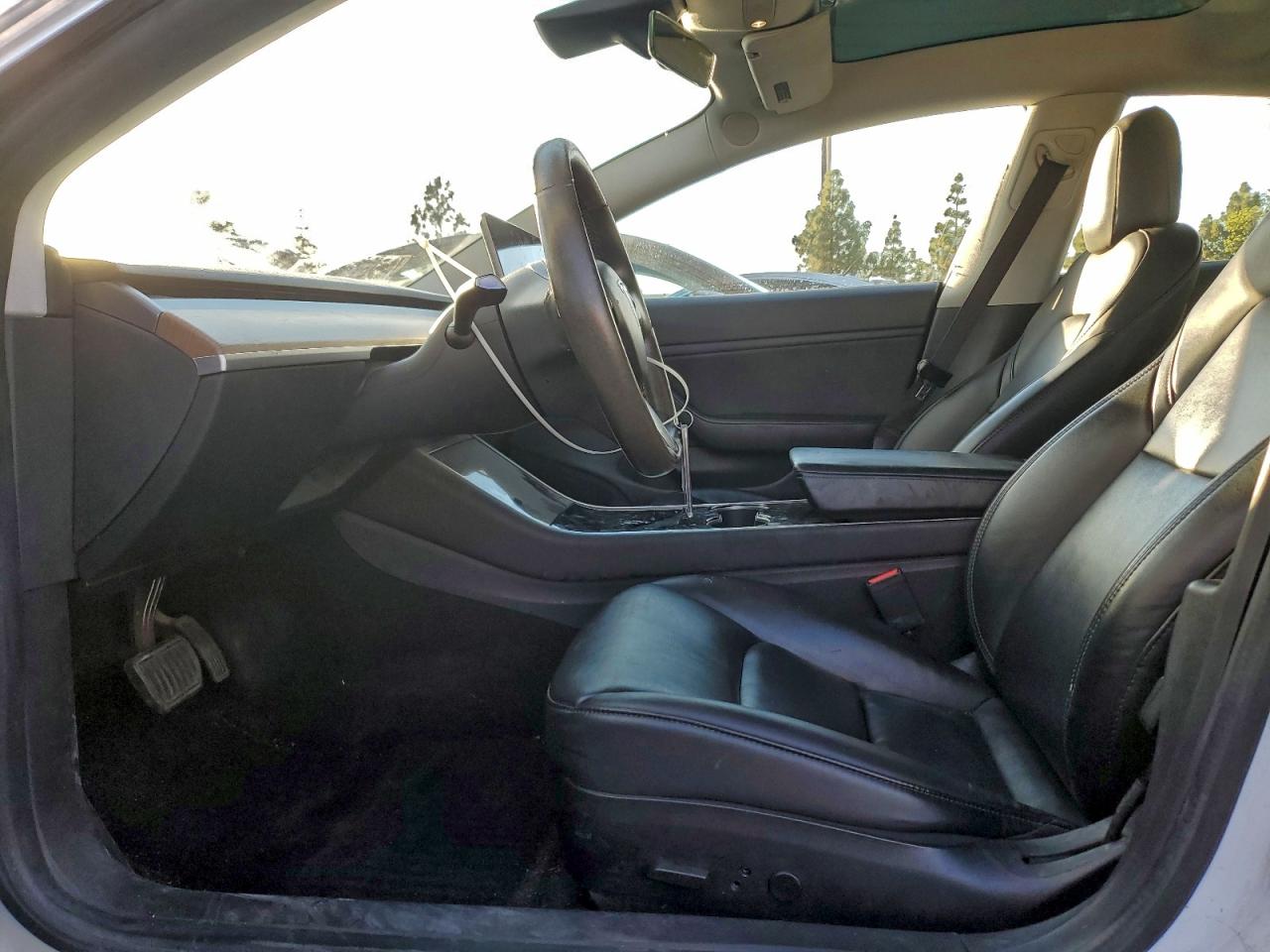 Tesla Model 3 Image 8