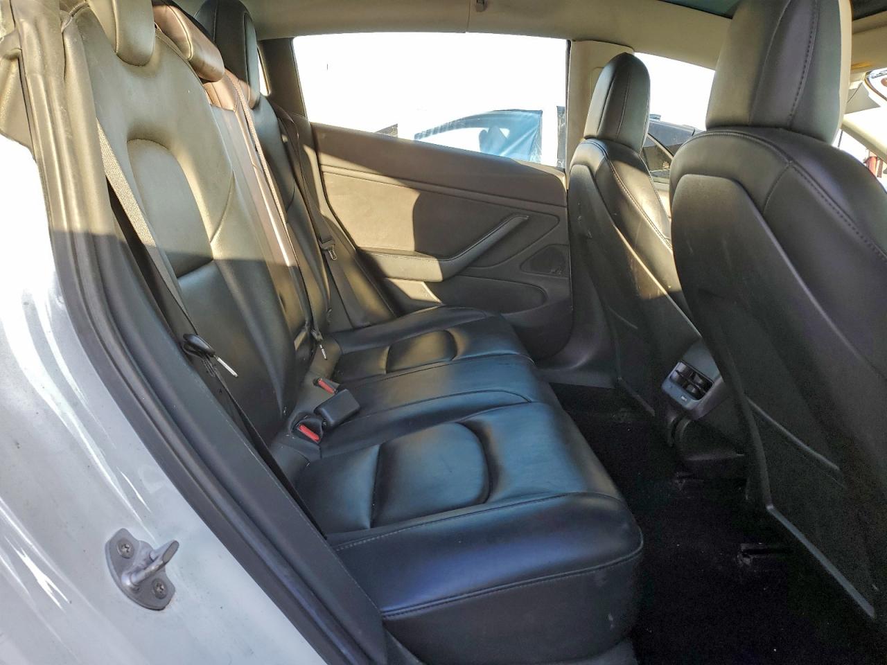 Tesla Model 3 Image 6