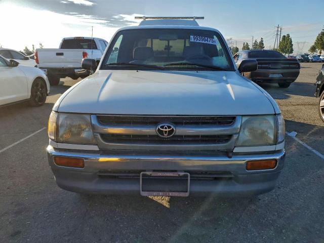 Toyota Tacoma Xtracab Image 6
