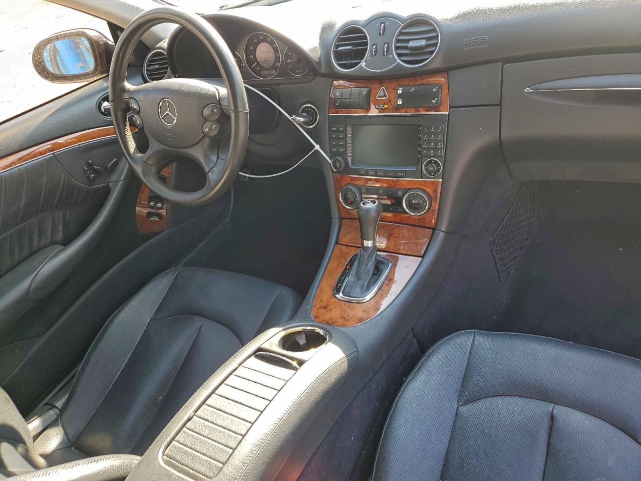 Mercedes-Benz Clk-class 350 Image 11