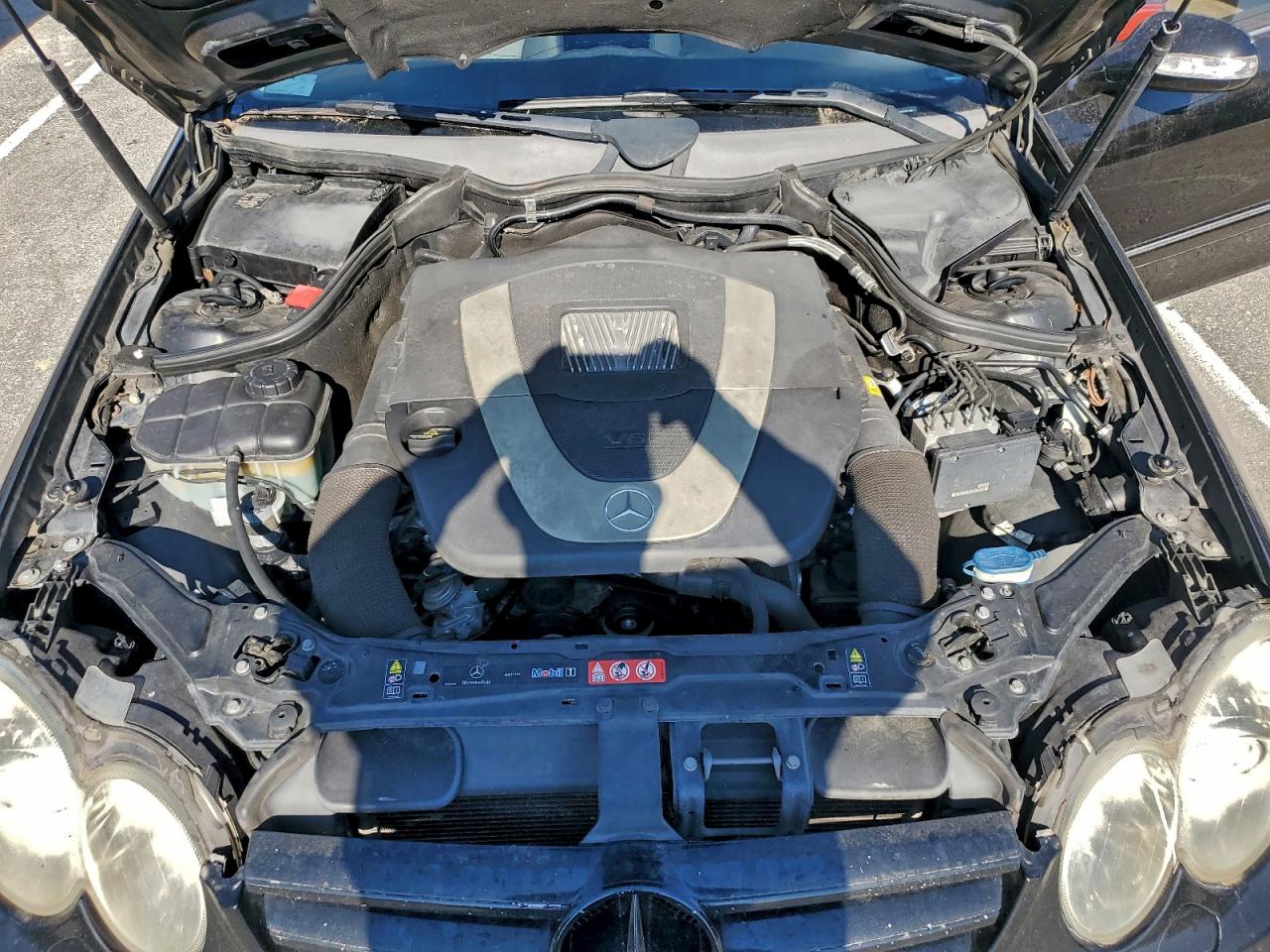 Mercedes-Benz Clk-class 350 Image 9