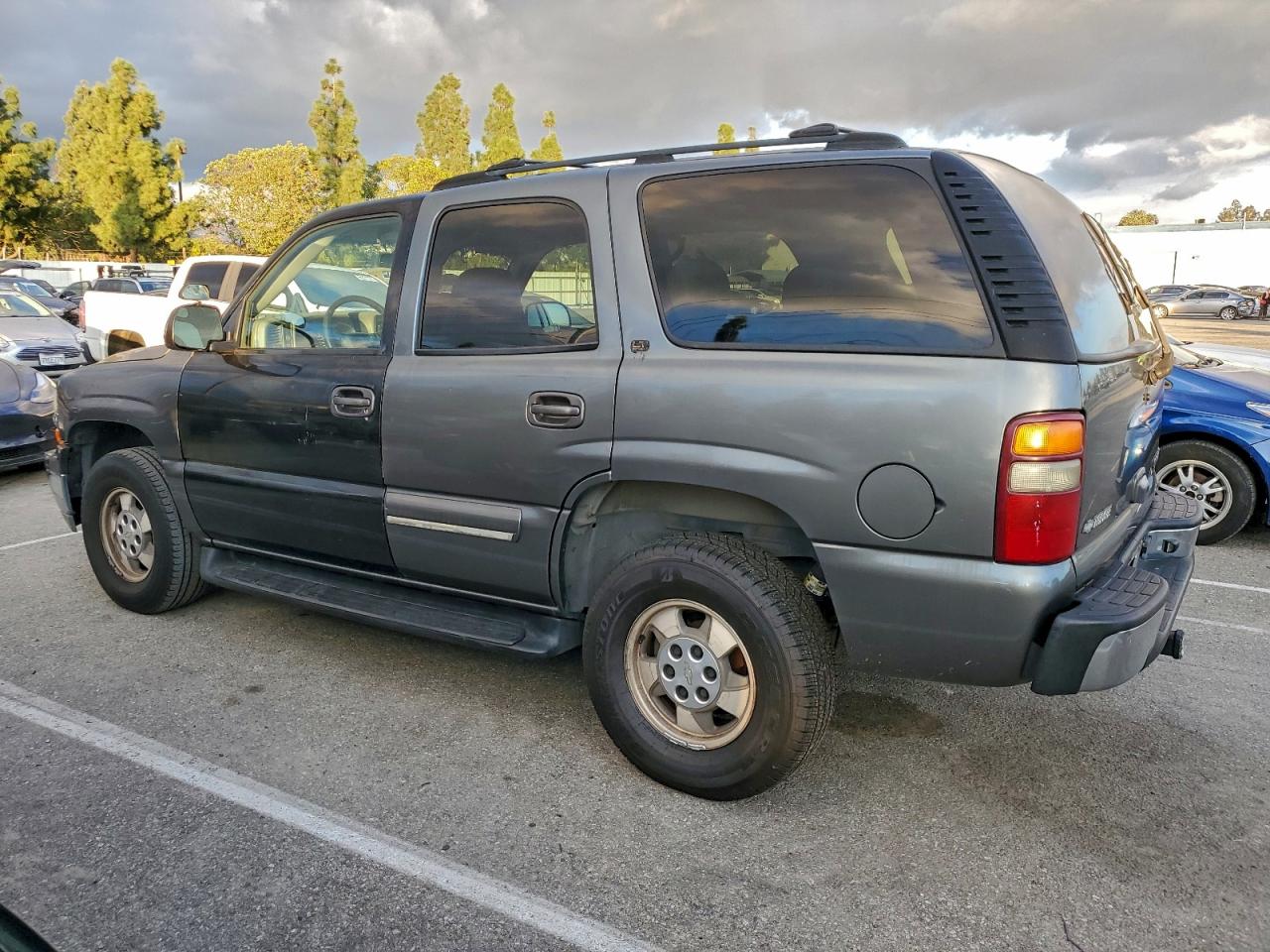 Chevrolet Tahoe C1500 Image 2