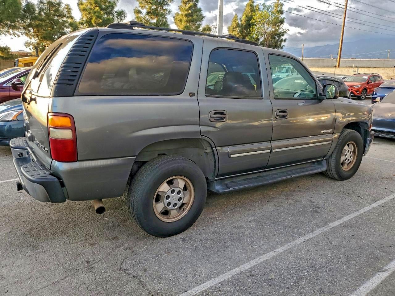 Chevrolet Tahoe C1500 Image 9