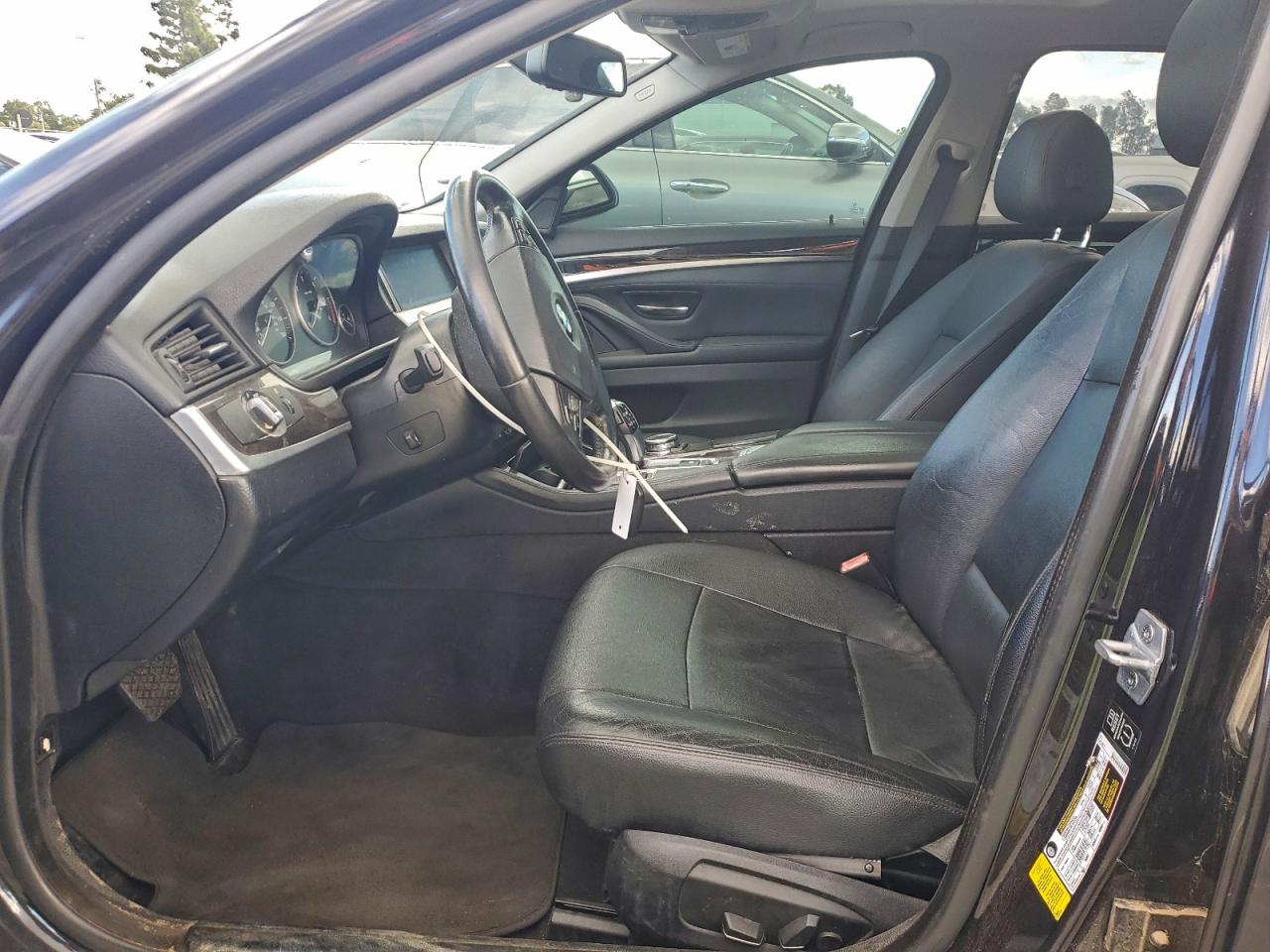 BMW 5 Series D Image 10