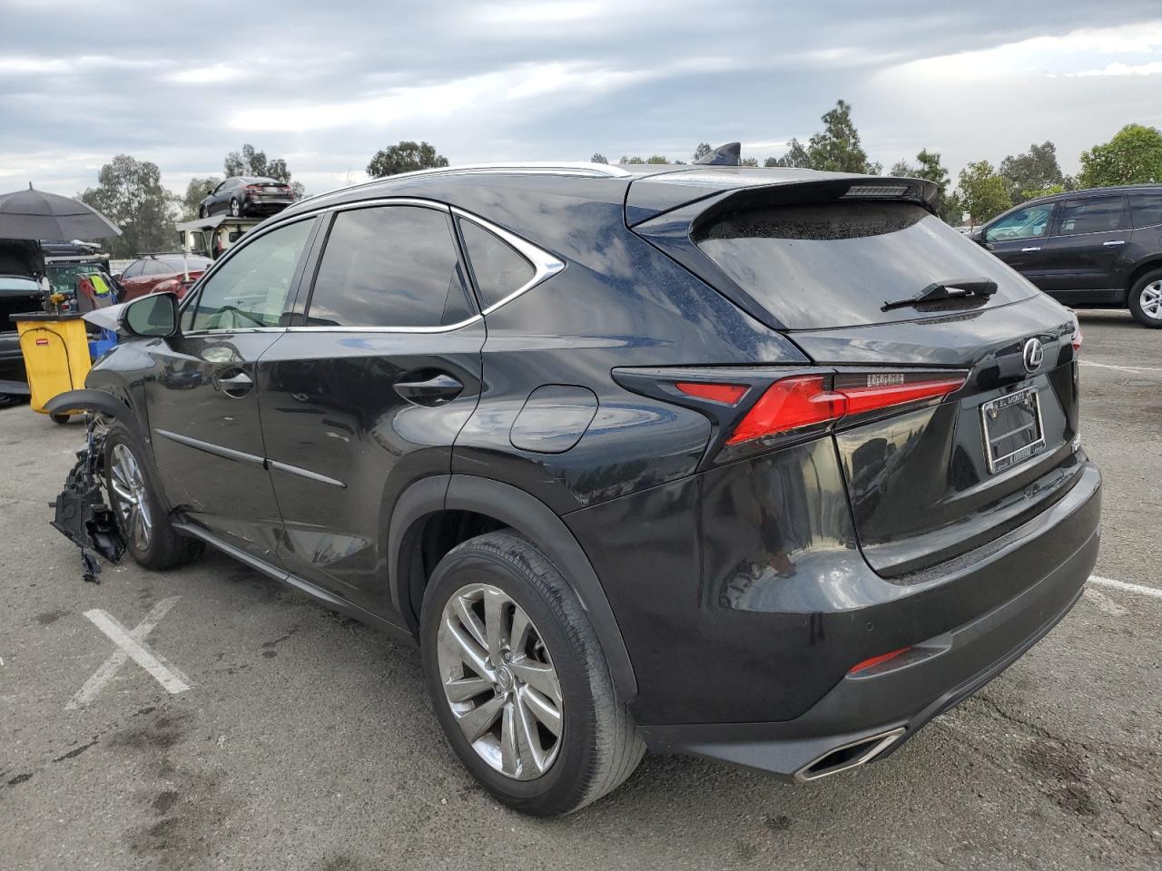 Lexus NX 300 Base Image 3