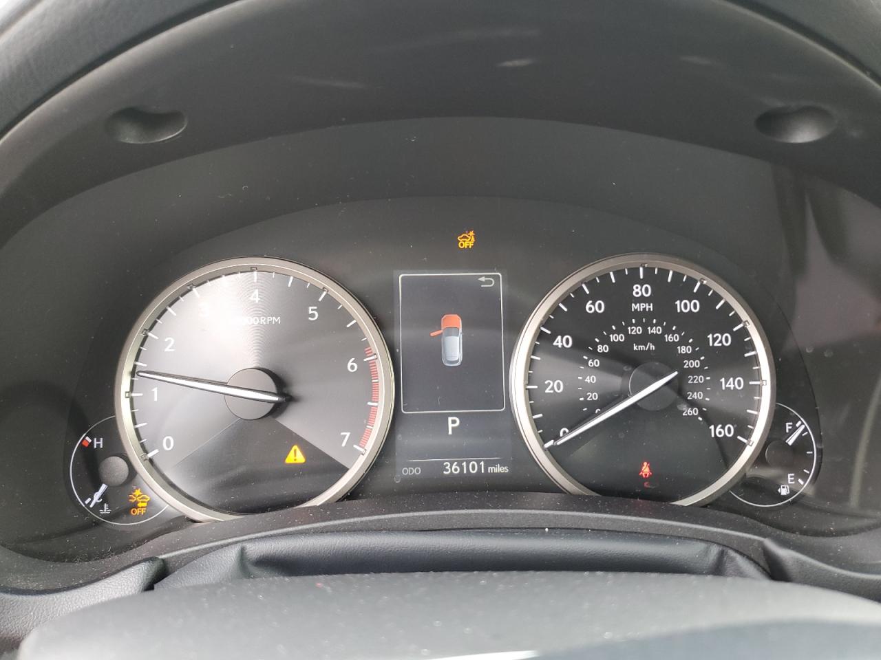 Lexus NX 300 Base Image 6