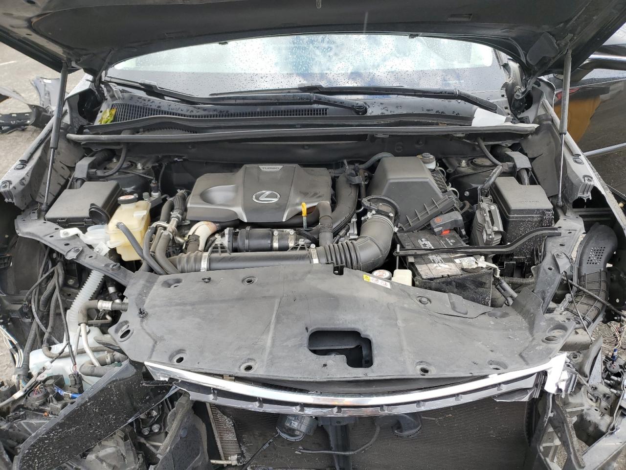 Lexus NX 300 Base Image 9