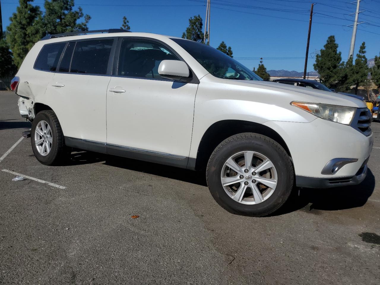 Toyota Highlander Base Image 5