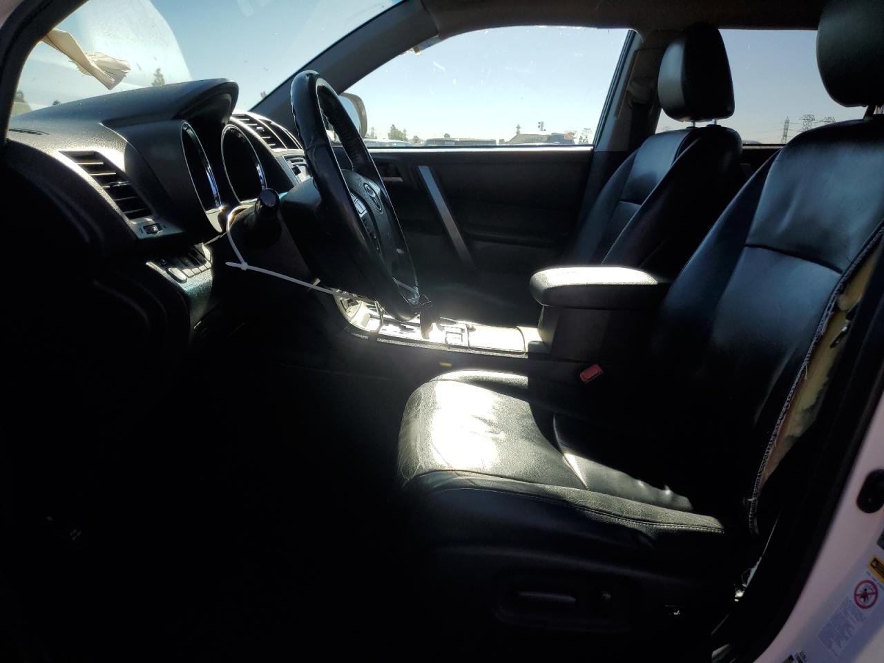 Toyota Highlander Base Image 7