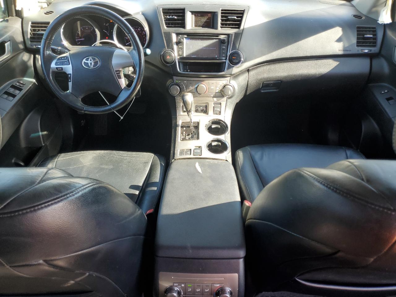 Toyota Highlander Base Image 8