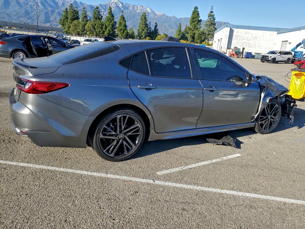 Toyota Camry Xse Image 12