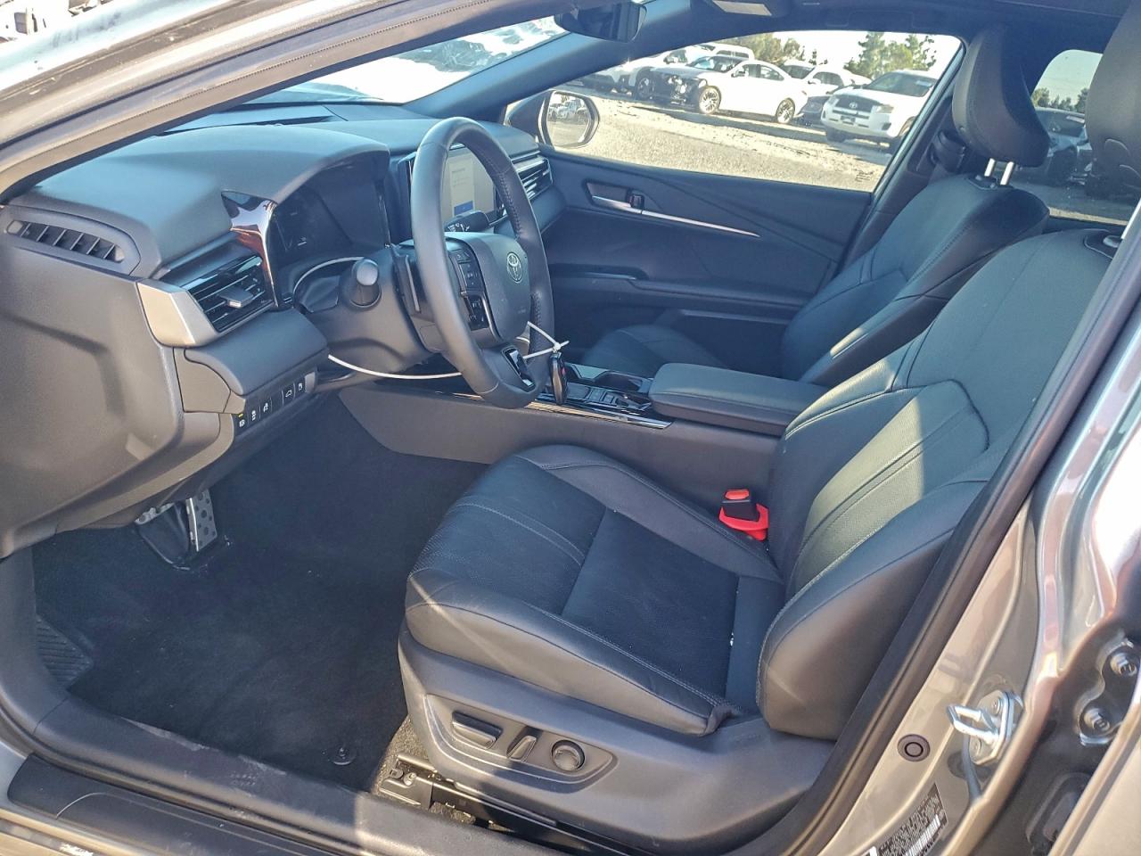 Toyota Camry Xse Image 3