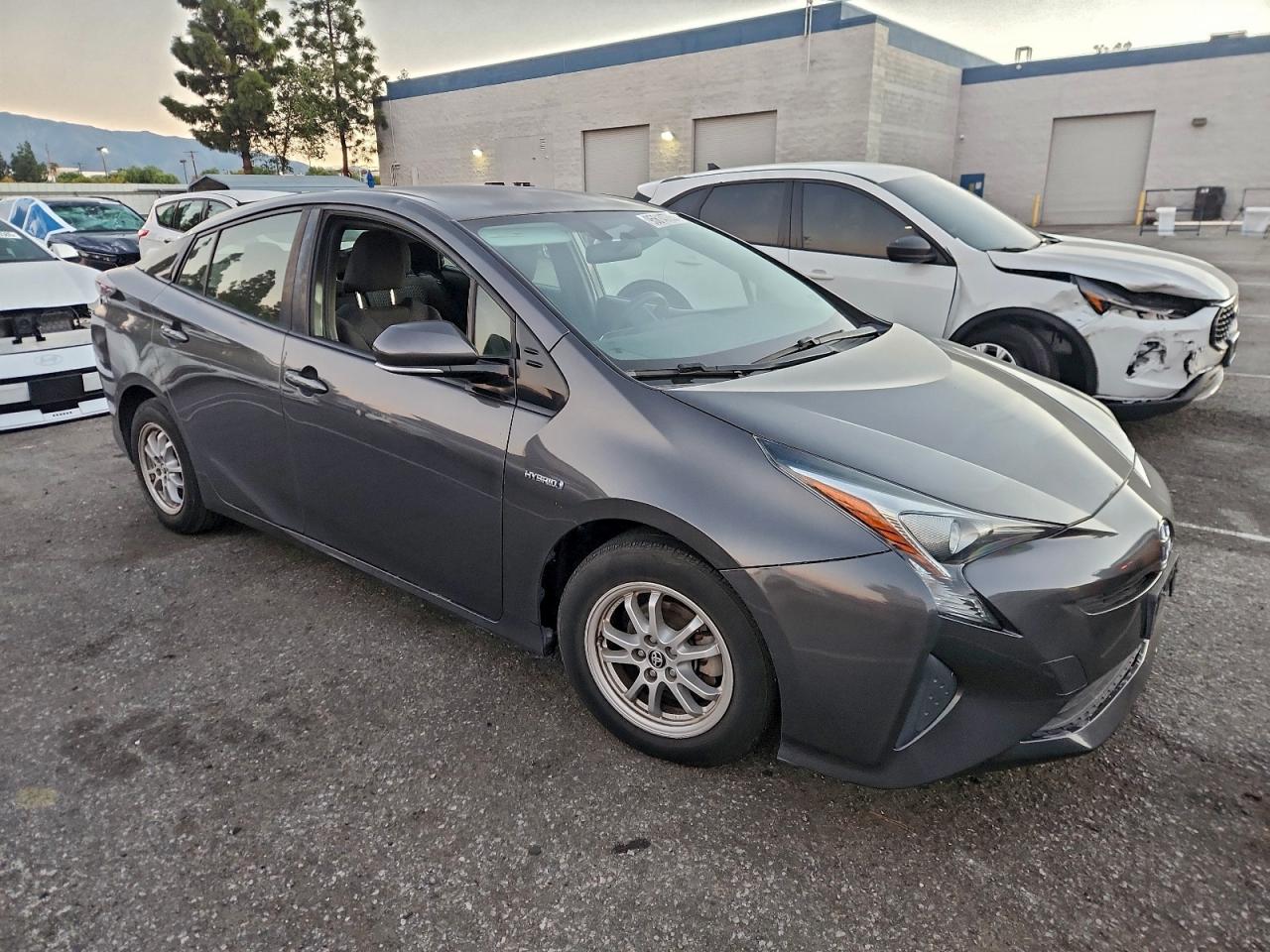 Toyota Prius Image 2