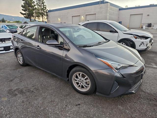 Toyota Prius Image 2