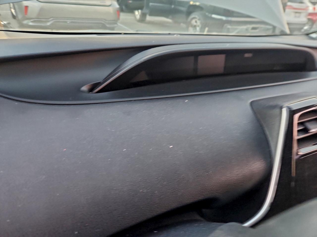 Toyota Prius Image 10