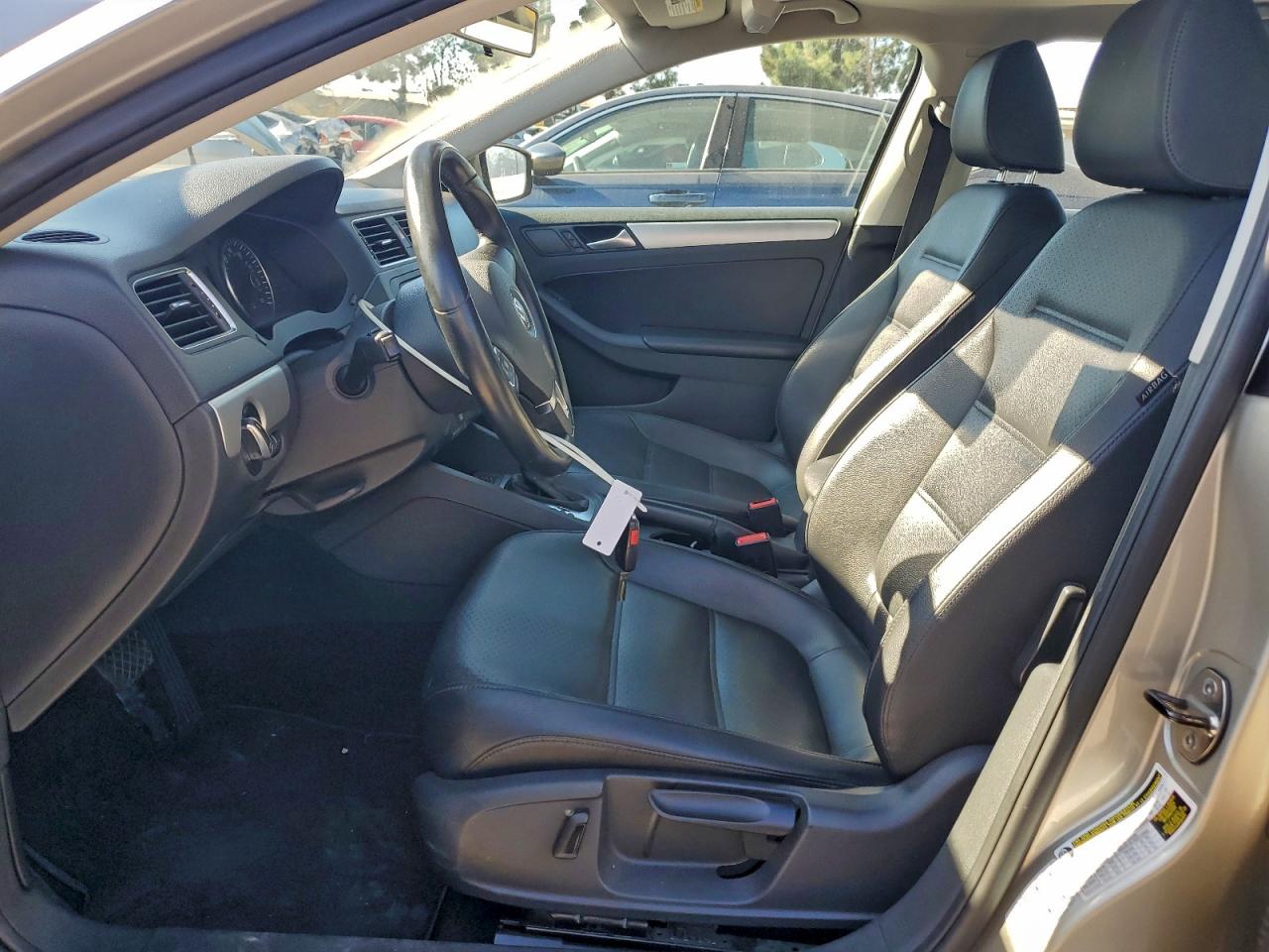 Volkswagen Jetta Se Image 11