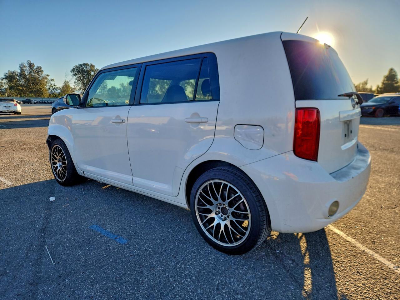 Toyota Scion Xb Image 10