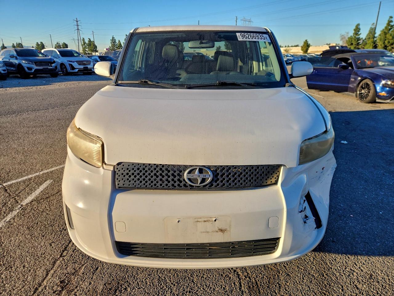Toyota Scion Xb Image 6