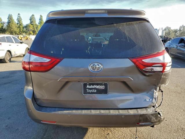 Toyota Sienna Xle Image 6