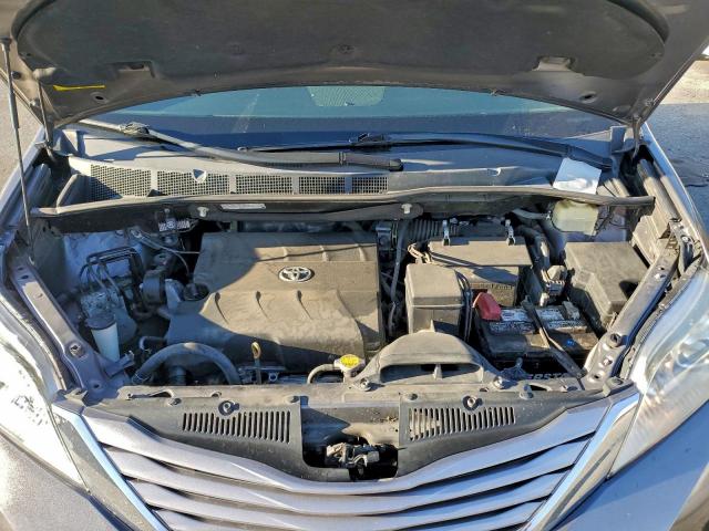 Toyota Sienna Xle Image 13