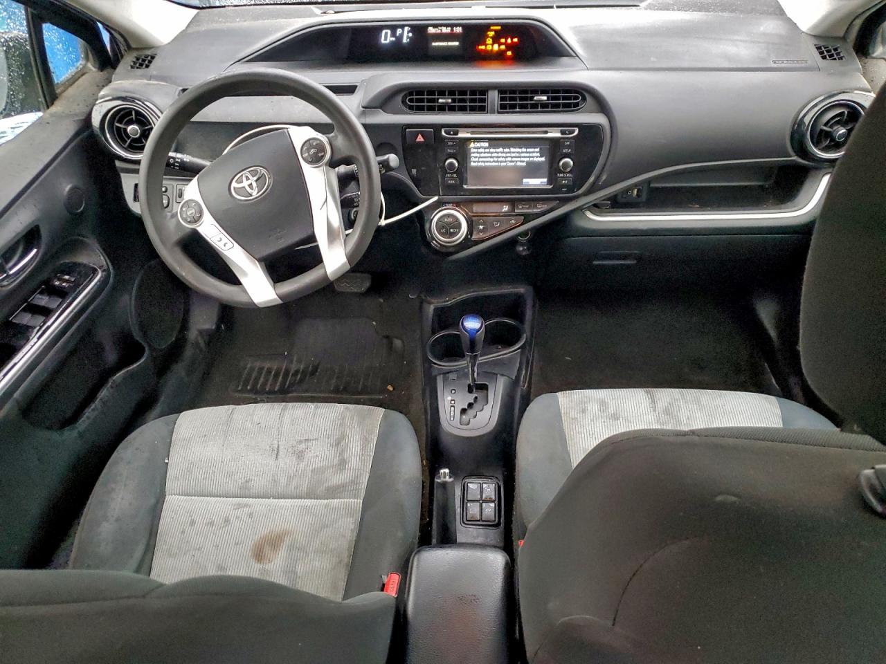 Toyota Prius Image 12