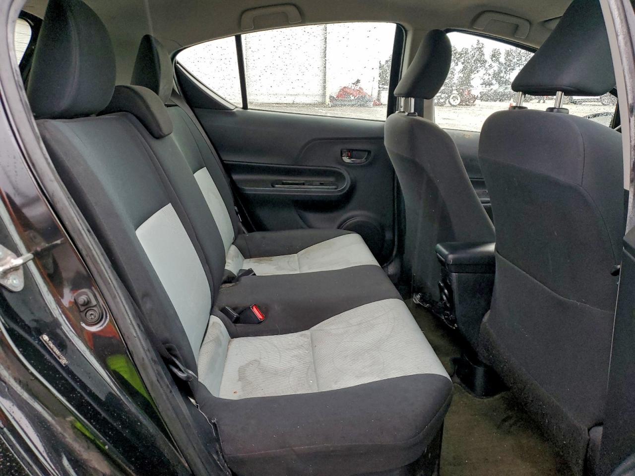 Toyota Prius Image 11