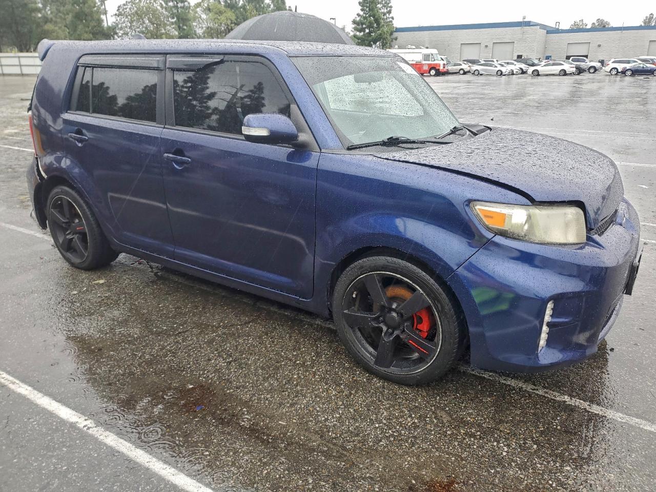 Toyota Scion Image 12