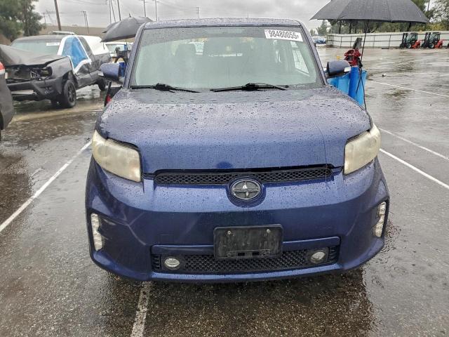 Toyota Scion Image 8