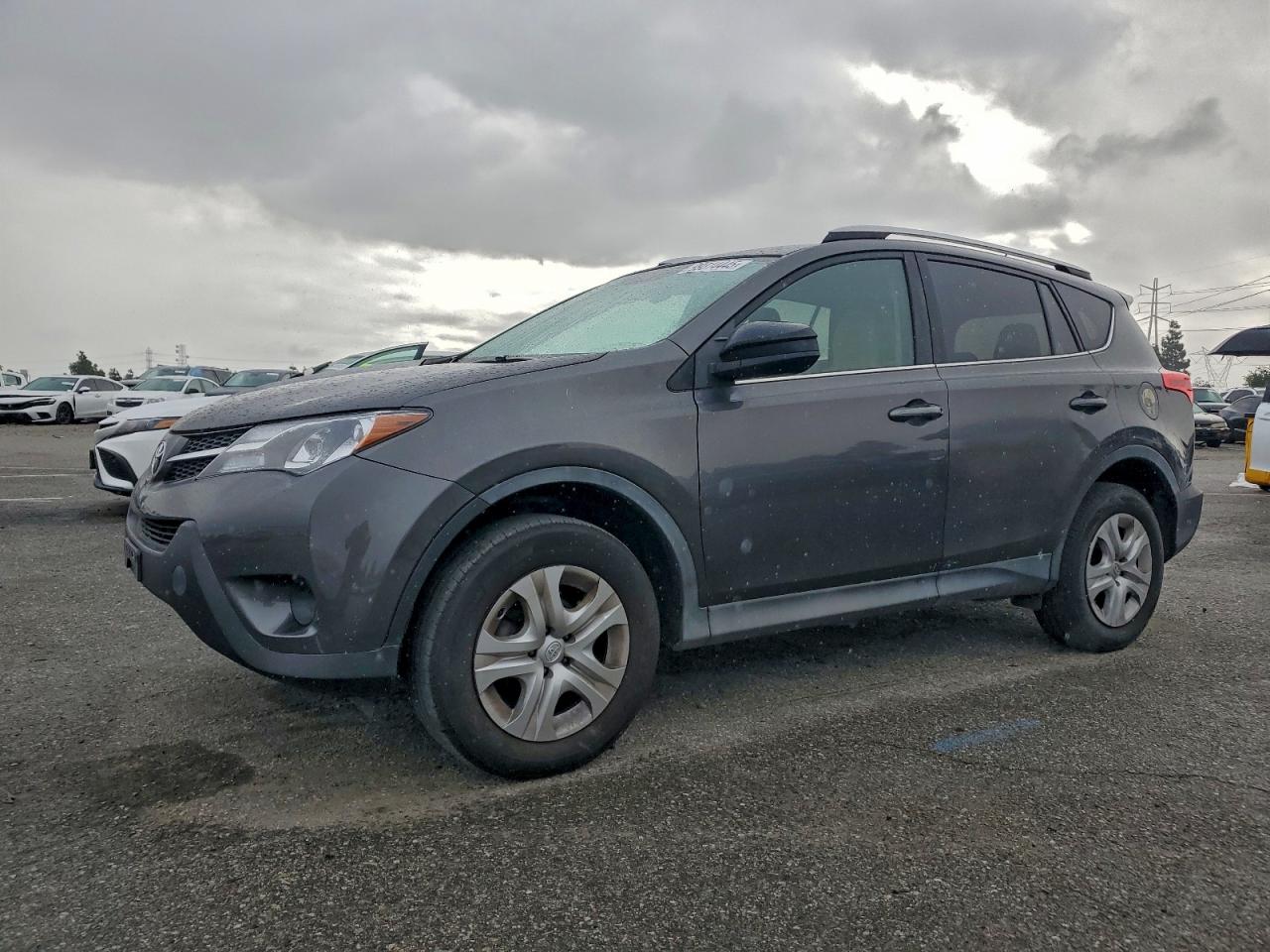 Toyota RAV4 Le Image 1