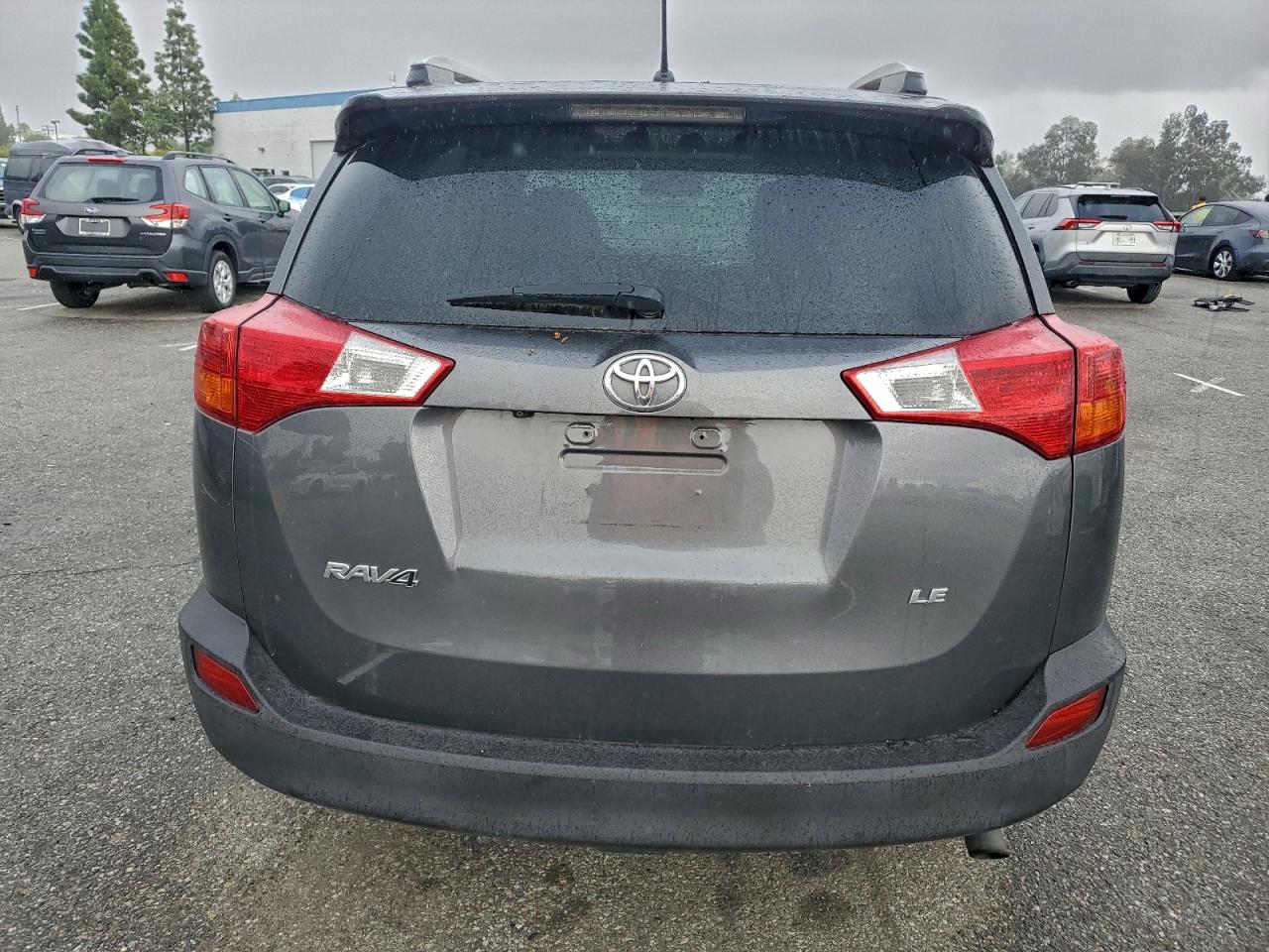 Toyota RAV4 Le Image 6