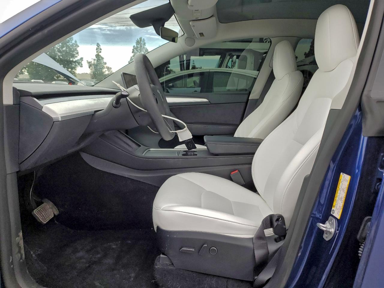 Tesla Model Y Image 9