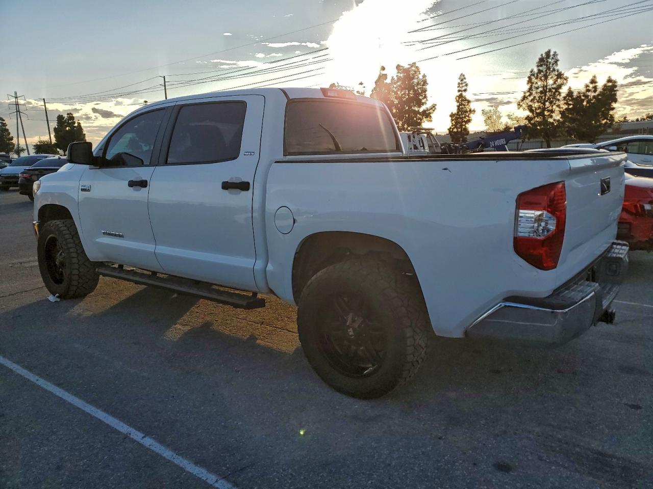 Toyota Tundra Crewmax Sr5 Image 2