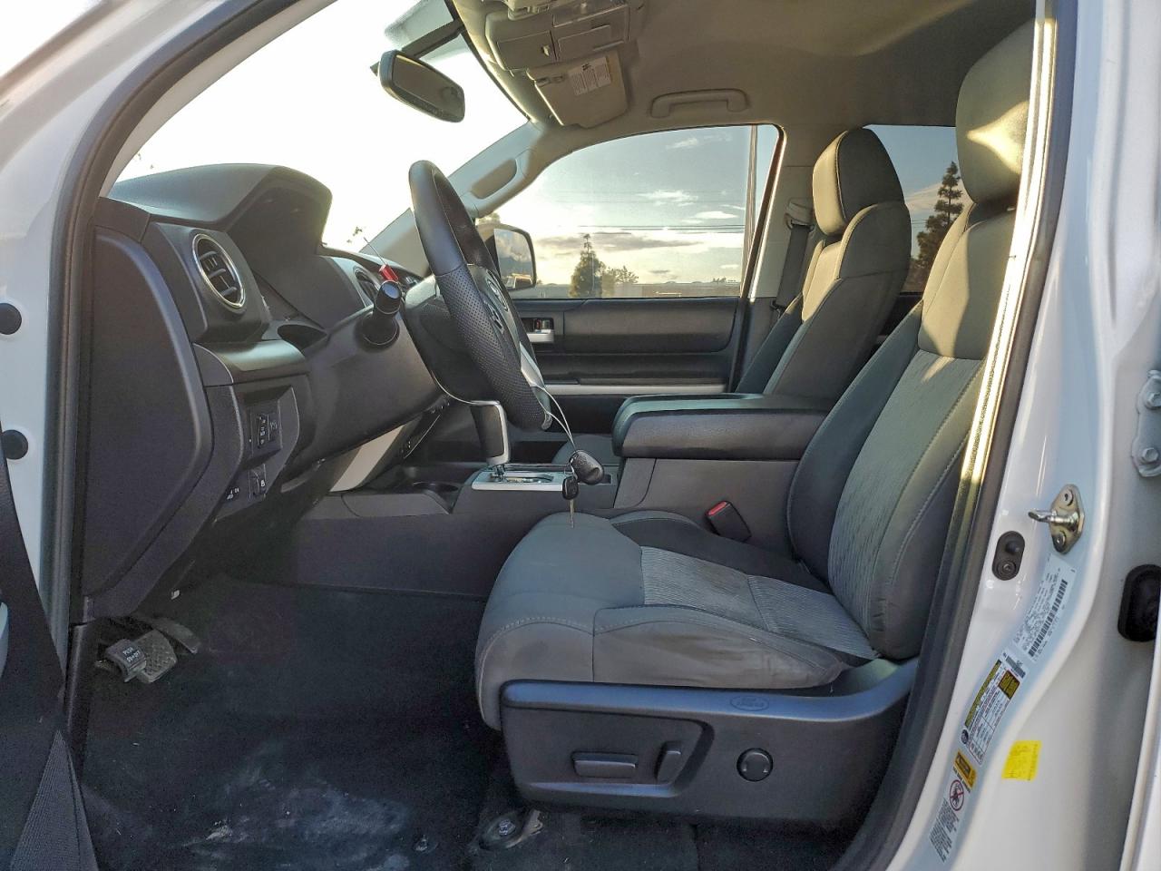 Toyota Tundra Crewmax Sr5 Image 7