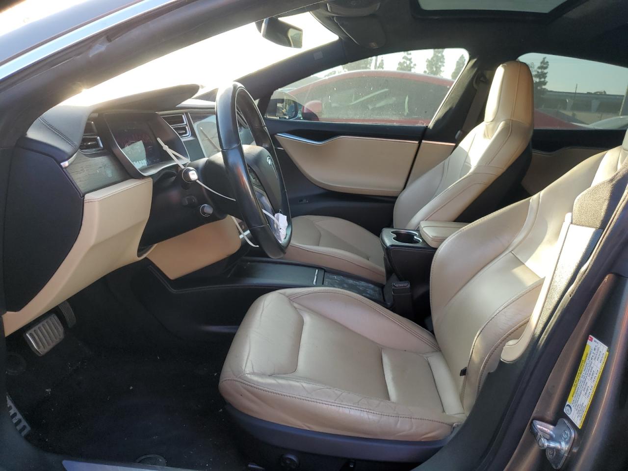 Tesla Model S Image 12