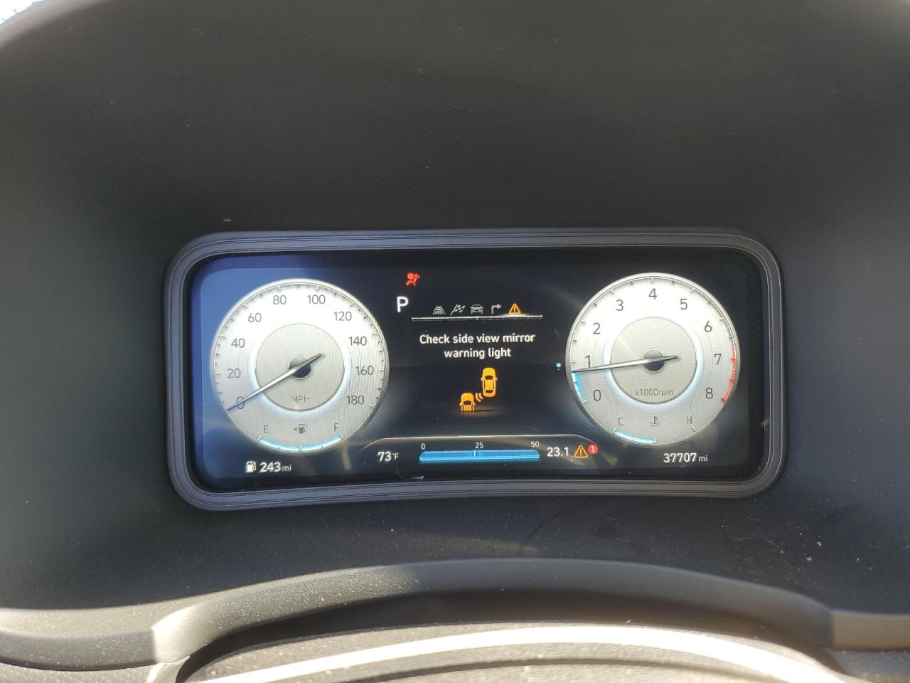 Hyundai KONA Base Image 11