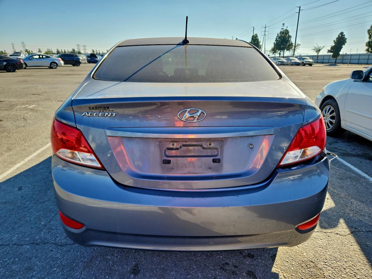 Hyundai ACCENT Se Image 4