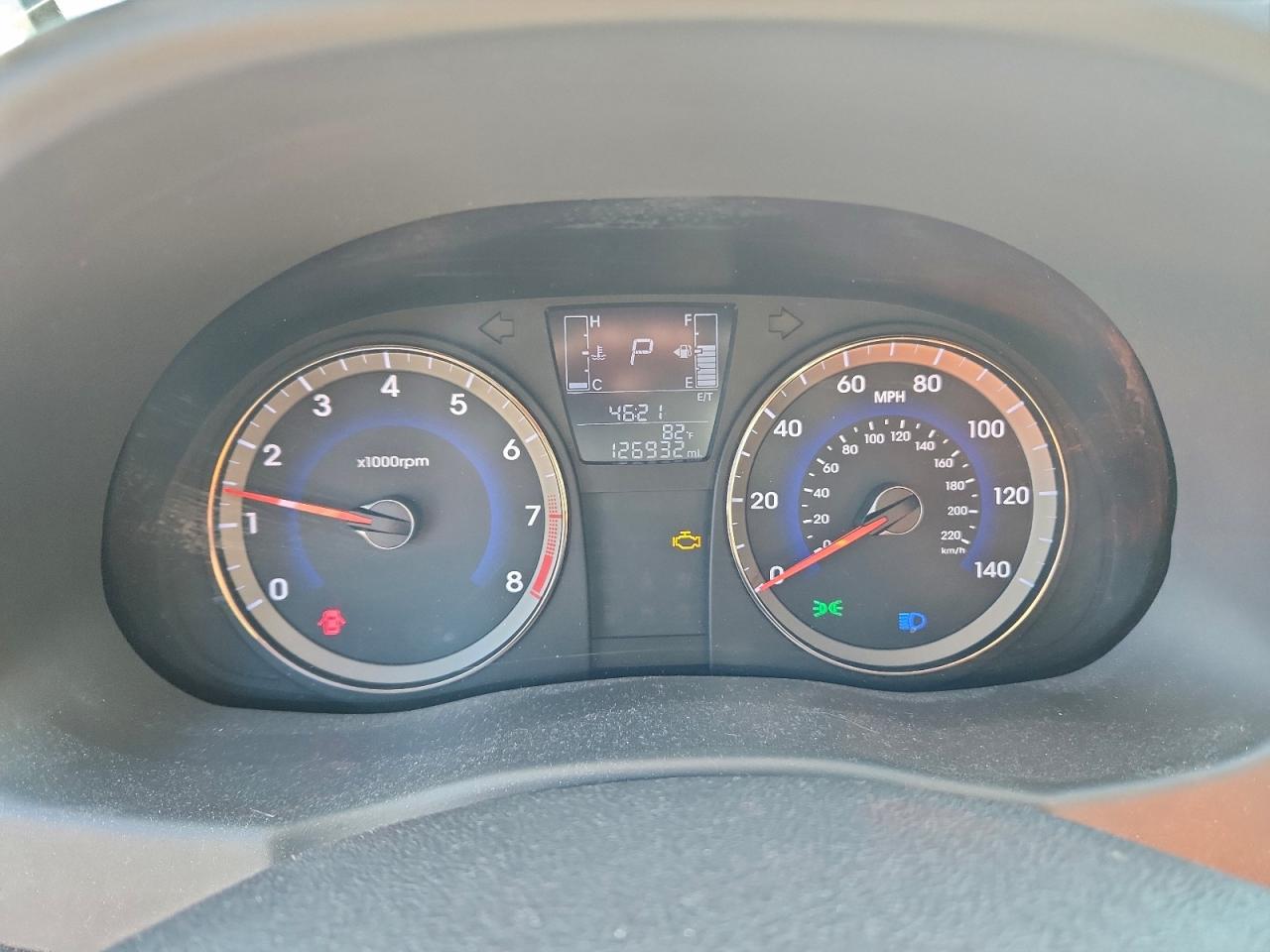 Hyundai ACCENT Se Image 11