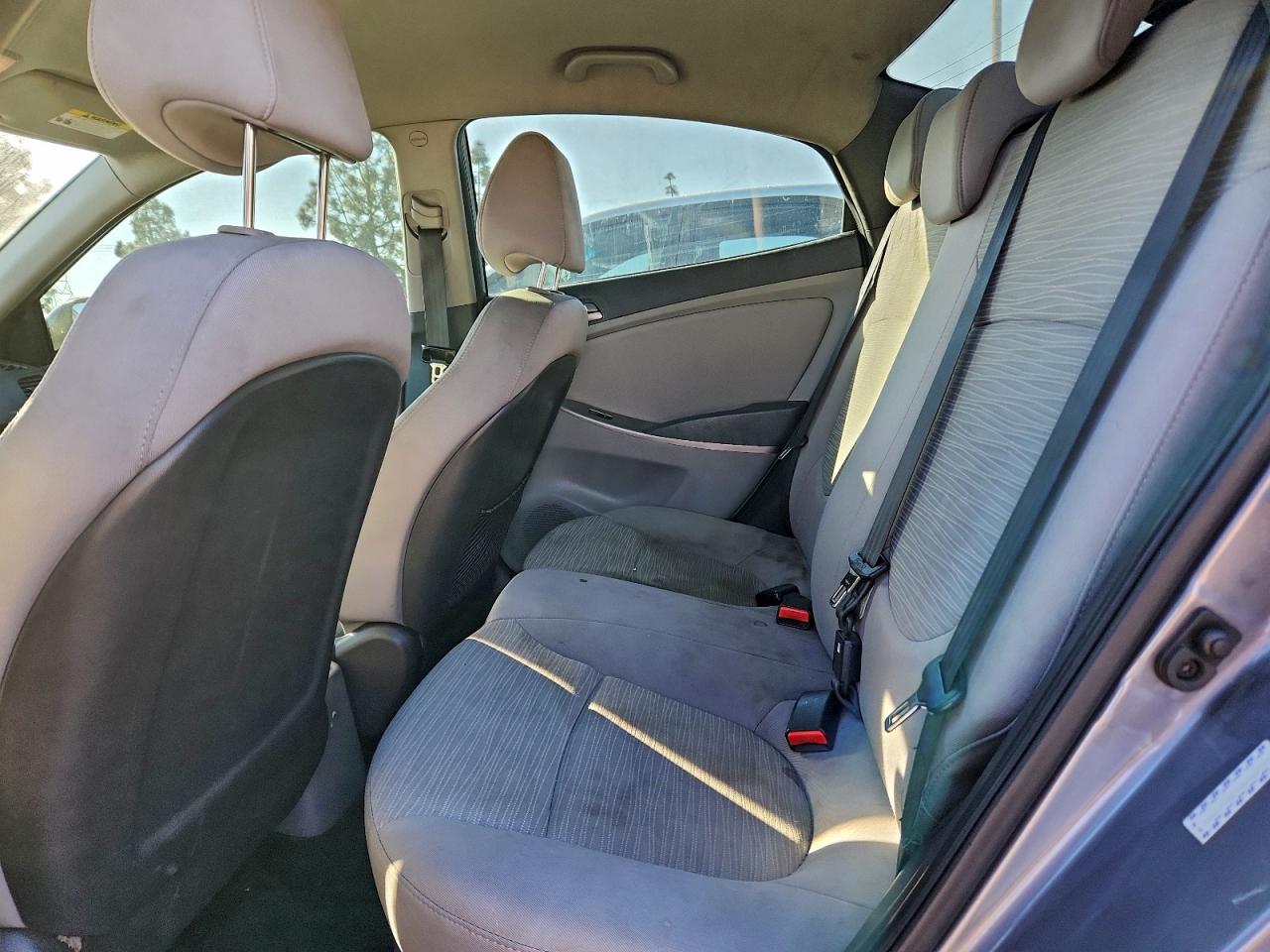 Hyundai ACCENT Se Image 6