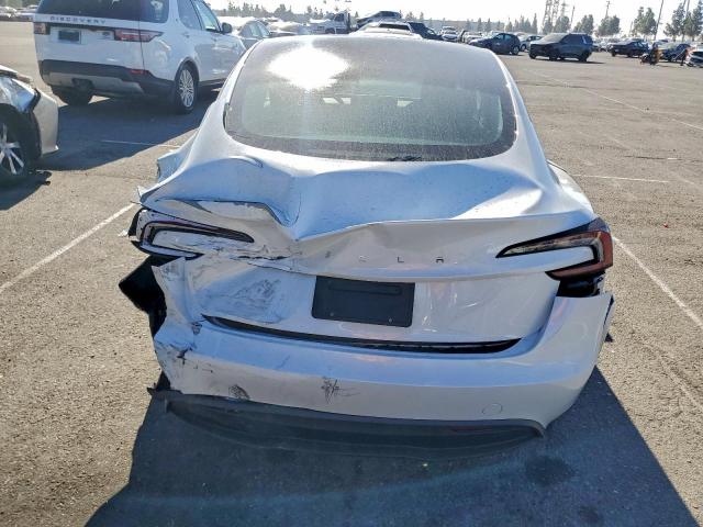 Tesla Model 3 Image 5