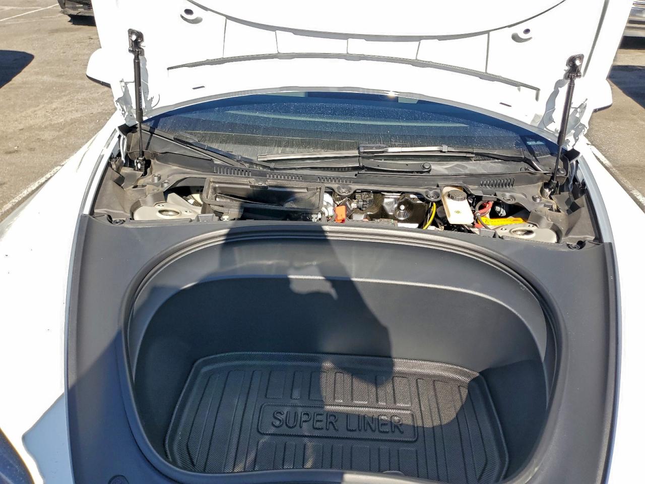 Tesla Model 3 Image 11