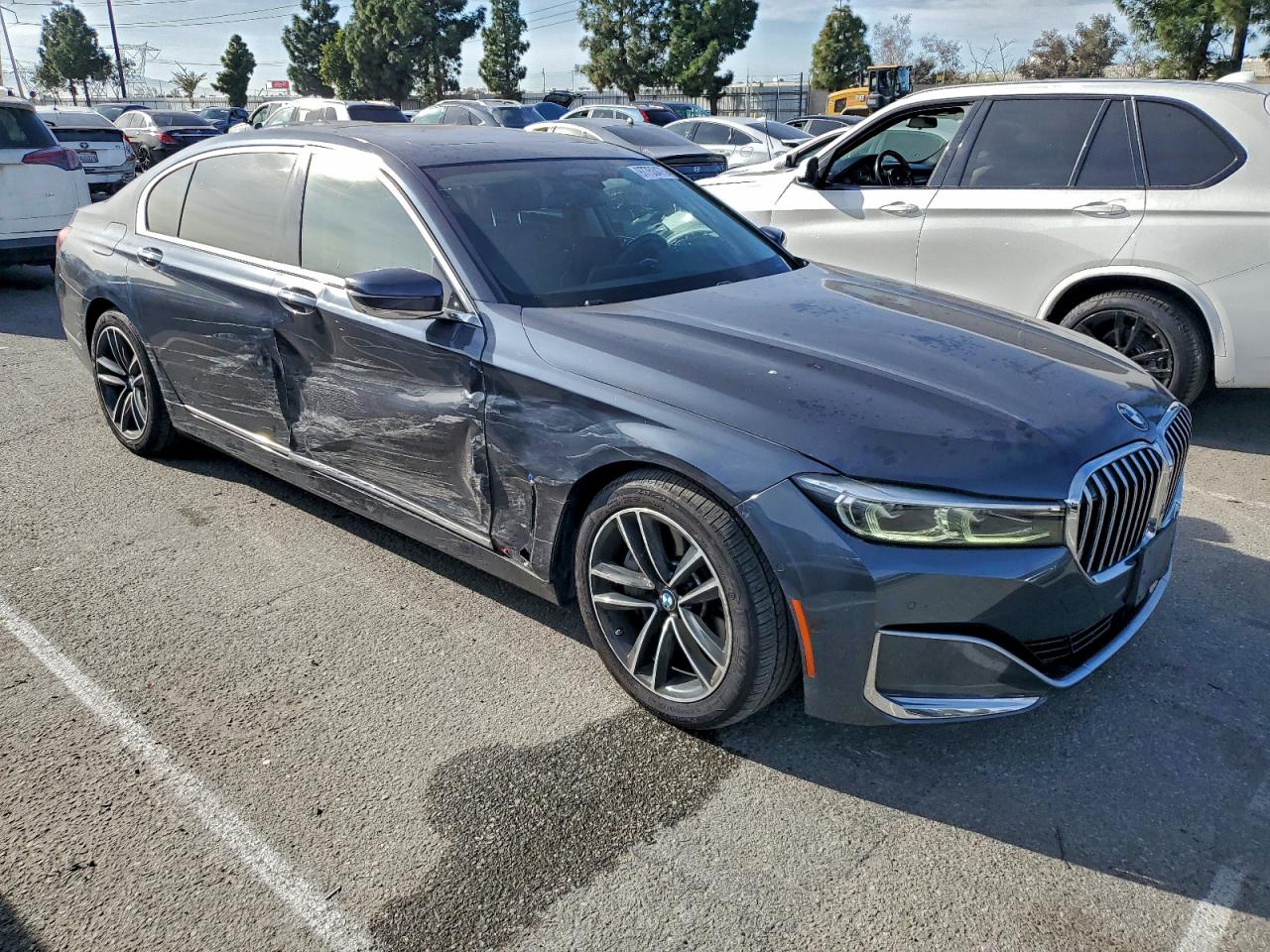 BMW 7 Series Xi Image 8