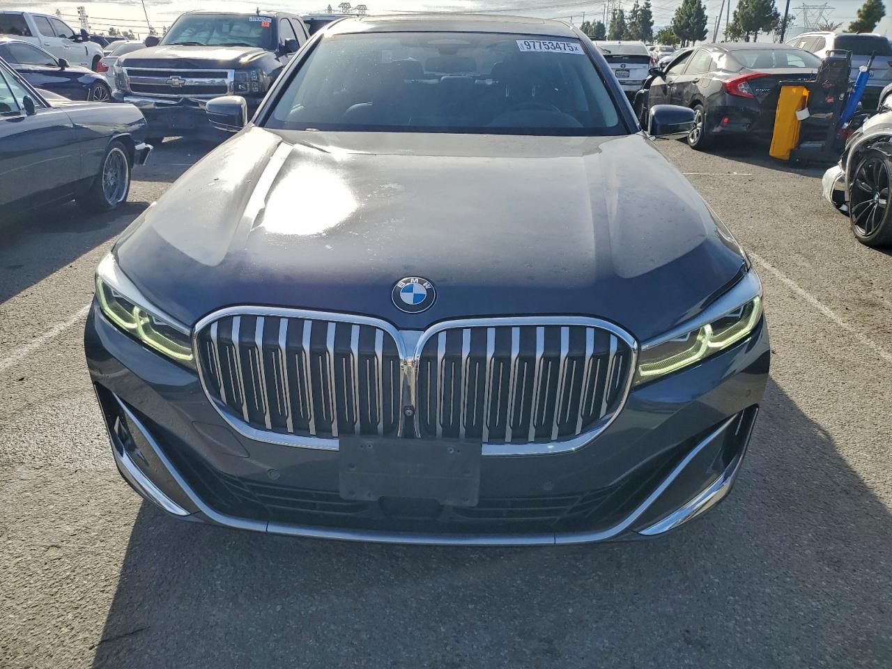 BMW 7 Series Xi Image 5