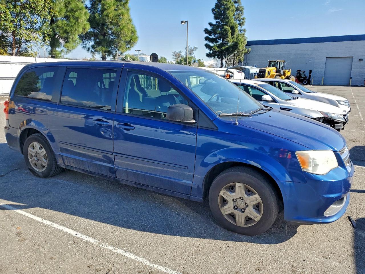 Dodge Caravan Express Image 4
