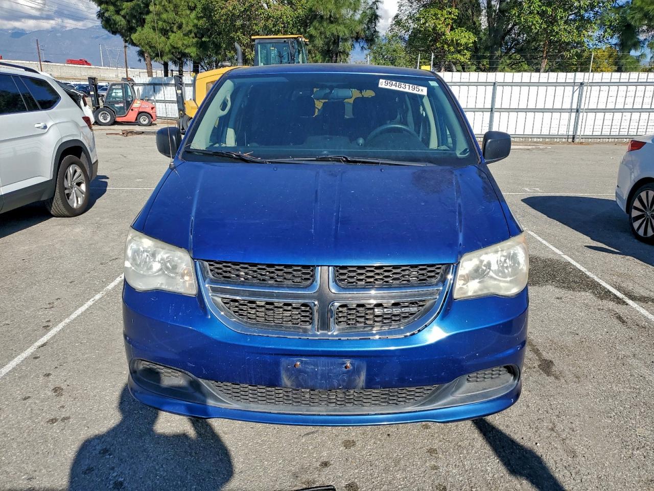 Dodge Caravan Express Image 2