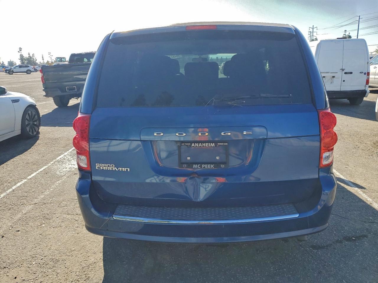 Dodge Caravan Express Image 3
