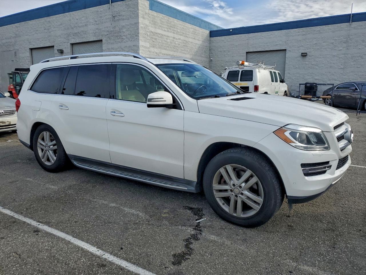 Mercedes-Benz G-Class 450 4matic Image 2