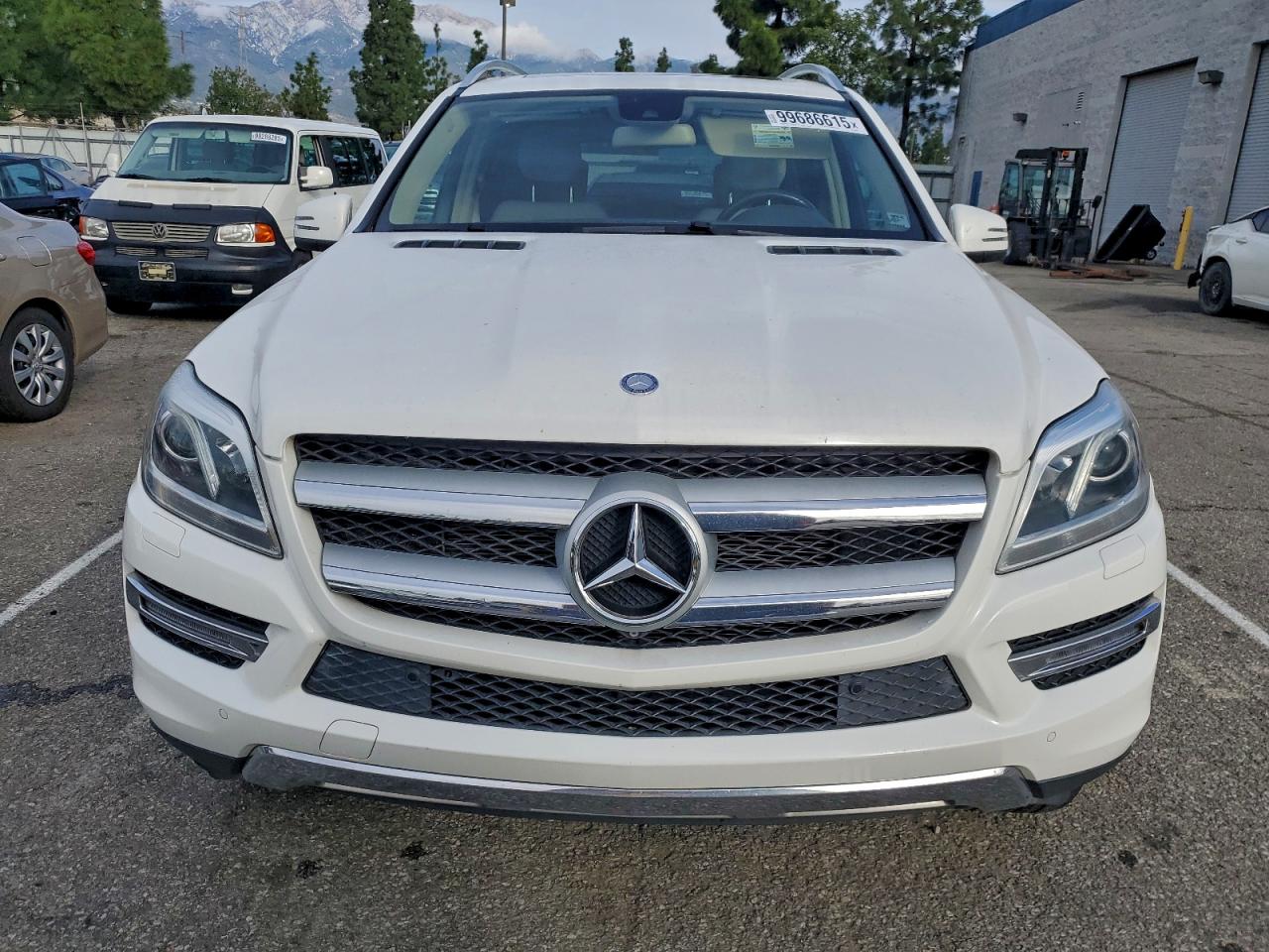 Mercedes-Benz G-Class 450 4matic Image 10